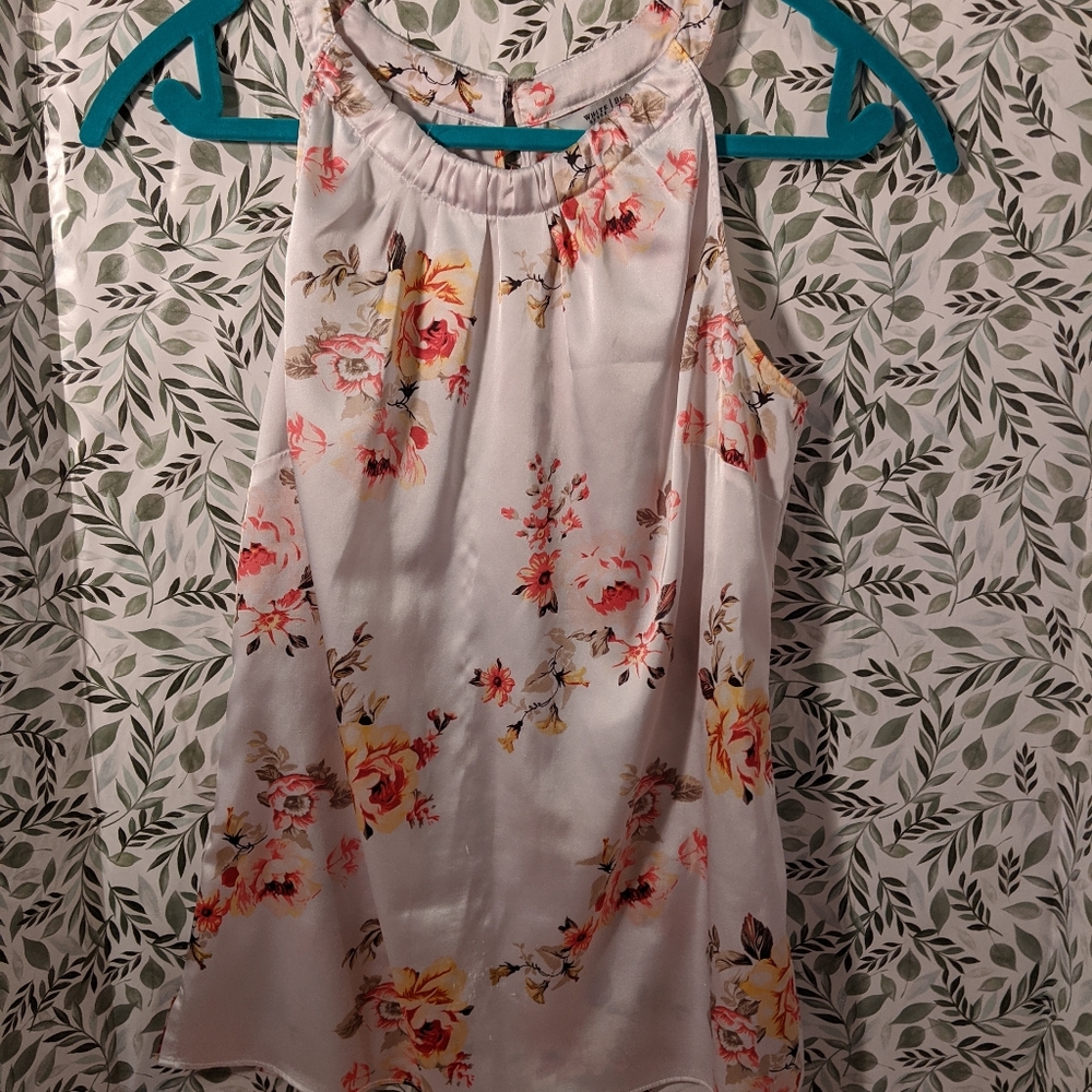Sleeveless blouse
